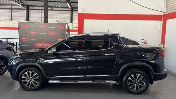 FIAT TORO 2.0 16V TURBO DIESEL RANCH 4WD AT9 FIAT TORO 2.0 16V TURBO DIESEL RANCH 4WD AT9